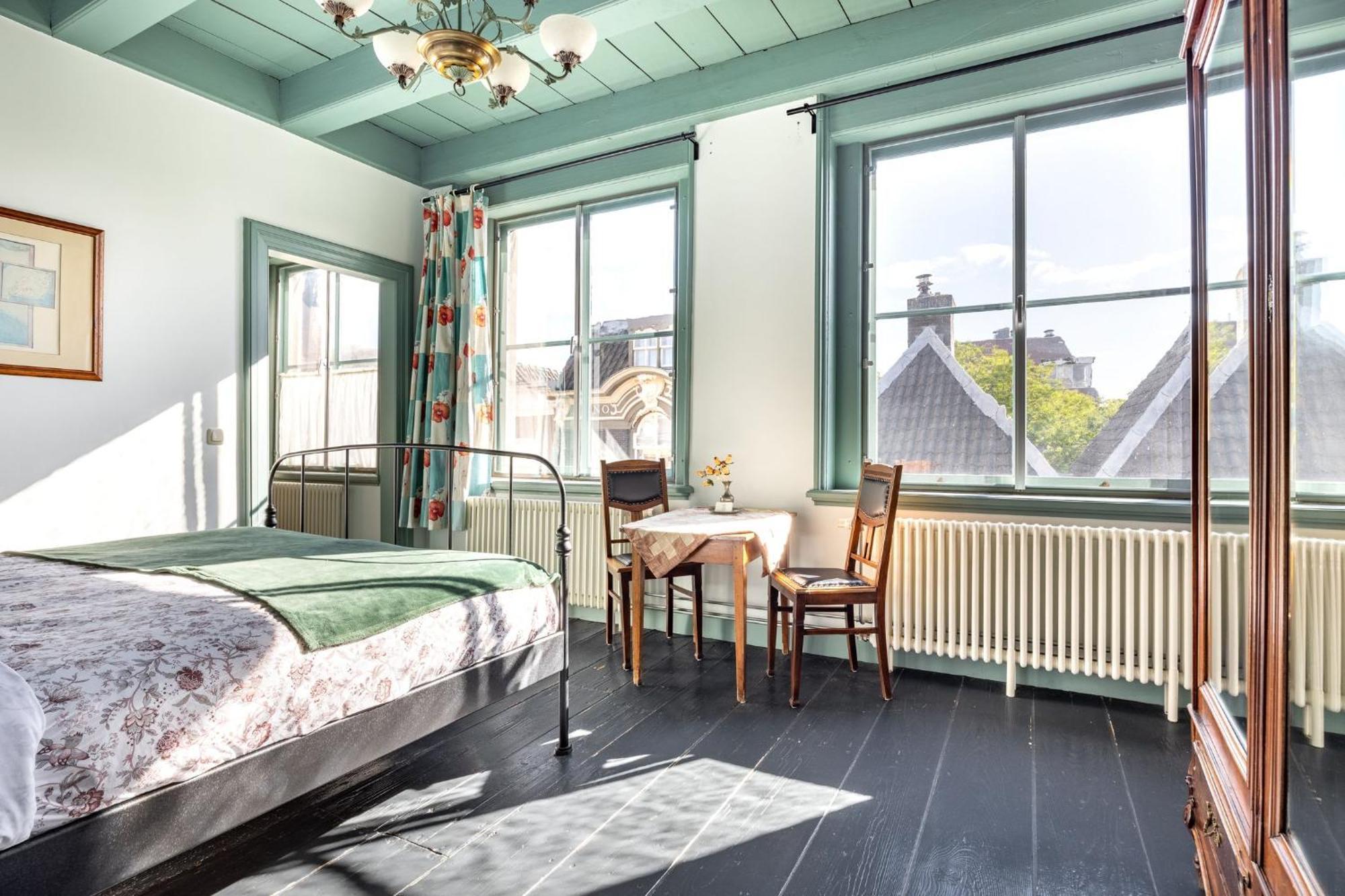 B&B In De Prinsenstraat Dordrecht Exterior photo